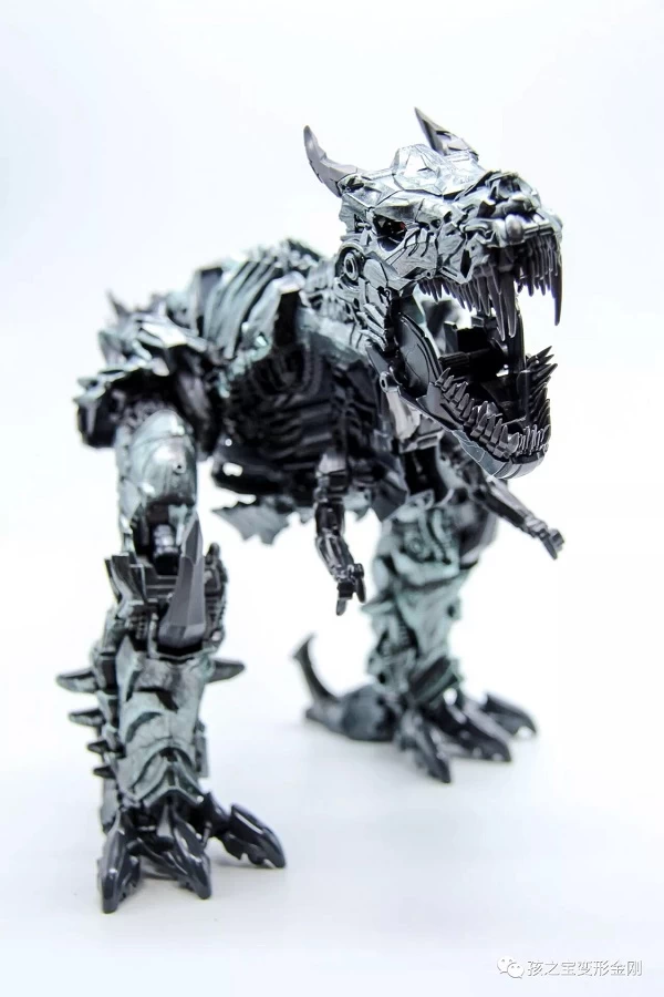 Takara Studio Series SS07 Leader Class Grimlock 5 Takara Studio Series SS07 Leader Class Grimlock - Image 3