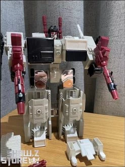 4th Party Transformers G1 Metroplex -Action Figure Shop 38464614f5