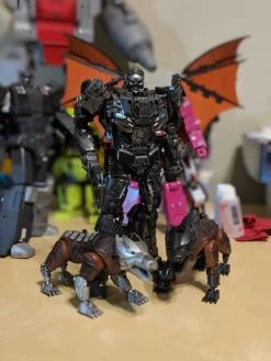 Unique Toys UT Steeljaw For Perukill AOE Lockdown Set Of 2 -Action Figure Shop a57171af4b