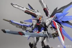 Wuming WMNL NoName 1/100 MG ZGMF-X10A ZGMFX10A Freedom Gundam Version 2.0 -Action Figure Shop ac8dc04509