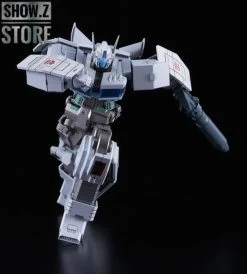 Flame Toys Furai Model Ultra Magnus Model Kit IDW Version -Action Figure Shop dbd32b13c5