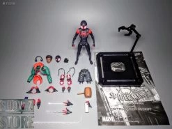 Sentinel Toys Spider-Man: Into The Spider-Verse Miles Morales -Action Figure Shop e6a4ec9db0