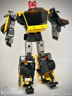 XTransbots MX-23D Fioravanti Omnibot Overdrive Diamond Limited Version -Action Figure Shop fbd708e392