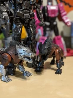 Unique Toys UT Steeljaw For Perukill AOE Lockdown Set Of 2 -Action Figure Shop fcc844ab86